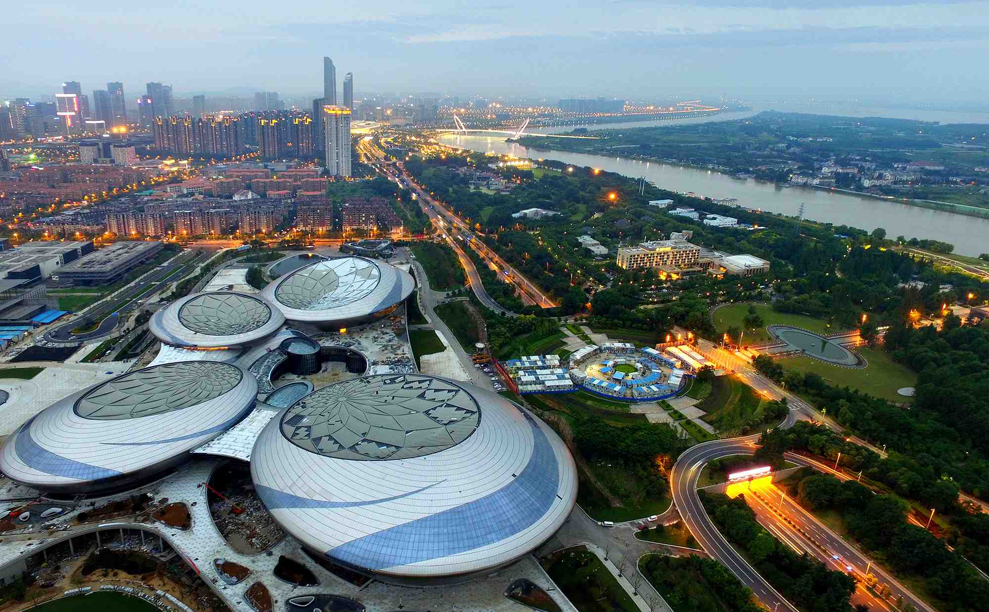 �I���L(f��ng)�⎧ �ƽ/�z