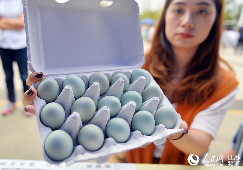 �ڽ��K�P(y��ng)���ЏV��^(q��)����(zh��n)����(d��ng)?sh��)��r(n��ng)������չʾ�ط��Gɫ�r(n��ng)�a(ch��n)Ʒ�����ɔz