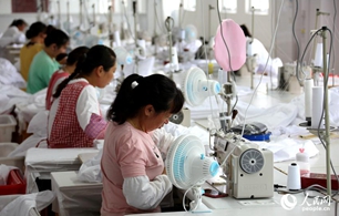 �^�lح����(qi��ng)�����ߡ���ȫ�潨��С�����(hu��)�M(j��n)���еĽ��K��(bi��o)�R(sh��)��r(sh��)�Ľ��K����Փ�K��߀�ǽ��ϣ������ֻ��l(xi��ng)������ˮƽȫ�潨��С�����(hu��)�ћ]�Б���������(qi��ng)�����ߡ����˽��K��(d��ng)�¼�δ��һ��(g��)�Ȟ��r���İl(f��)չ��(bi��o)�R(sh��)����Ԕ��(x��)��