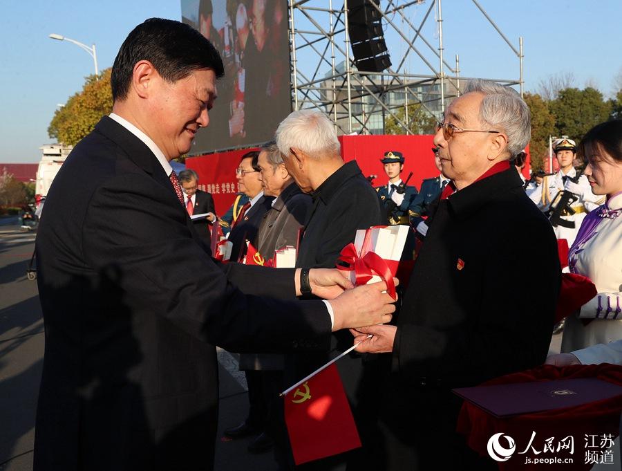 �Ͼ���W(xu��)�hί��ӛ���𲨞����h�T�����C�l(f��)���x���������E�z