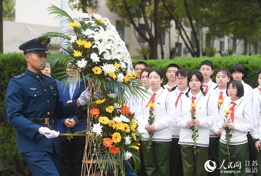 ���������ЌW������Ӣ����꠵ČW��������������׷˼����Ӣ��ʿ�� �����^(q��)ί���������D2