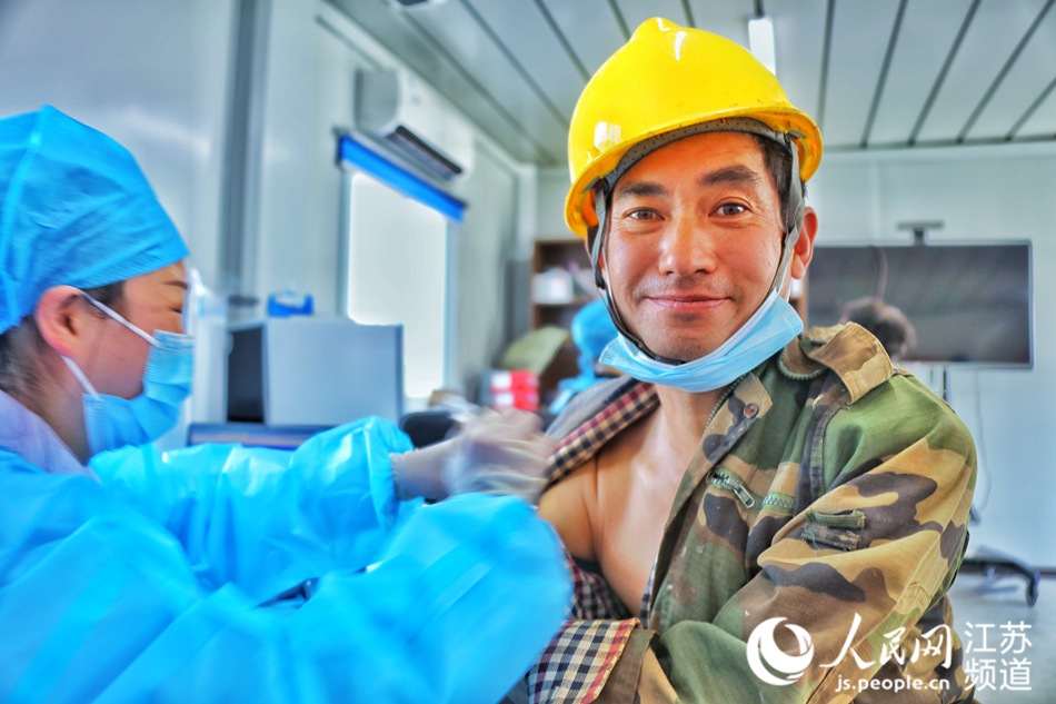 �������Լҹ��ش�������߀���_�ĵ�����һλ�����f��������W(w��ng) �R�c�c�z