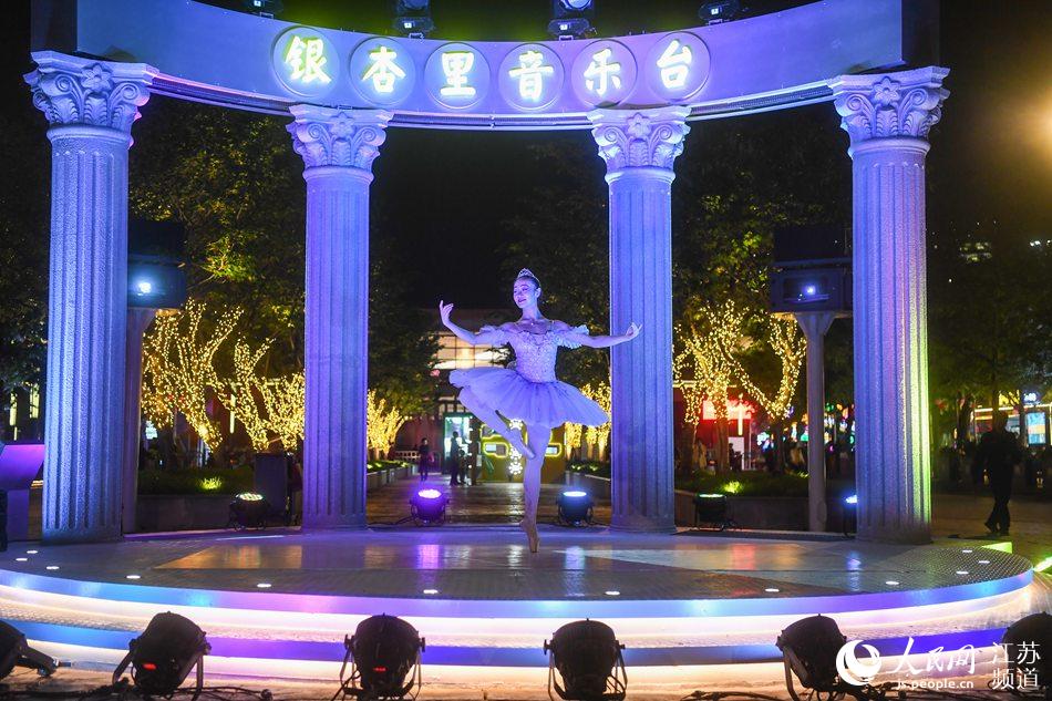 �D���Ͼ����y����Ļ�ˇ�g(sh��)�������_�����M(j��n)����ˇ����������z