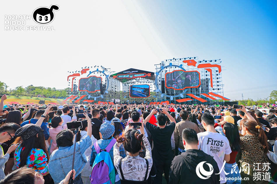 �D����(d��ng)�F(xi��n)��(ch��ng)����܎�z