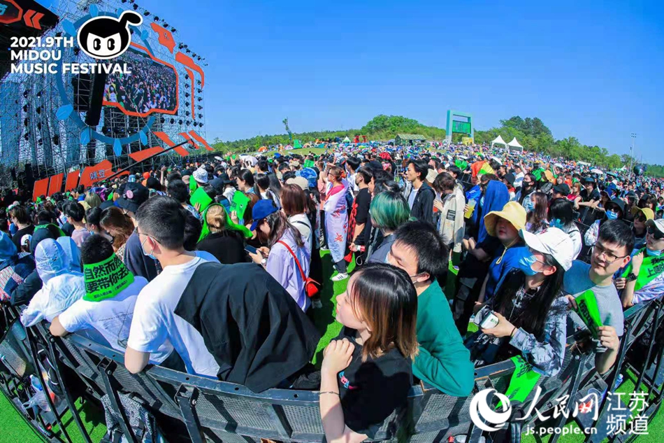 �D����(d��ng)�F(xi��n)��(ch��ng)����܎�z