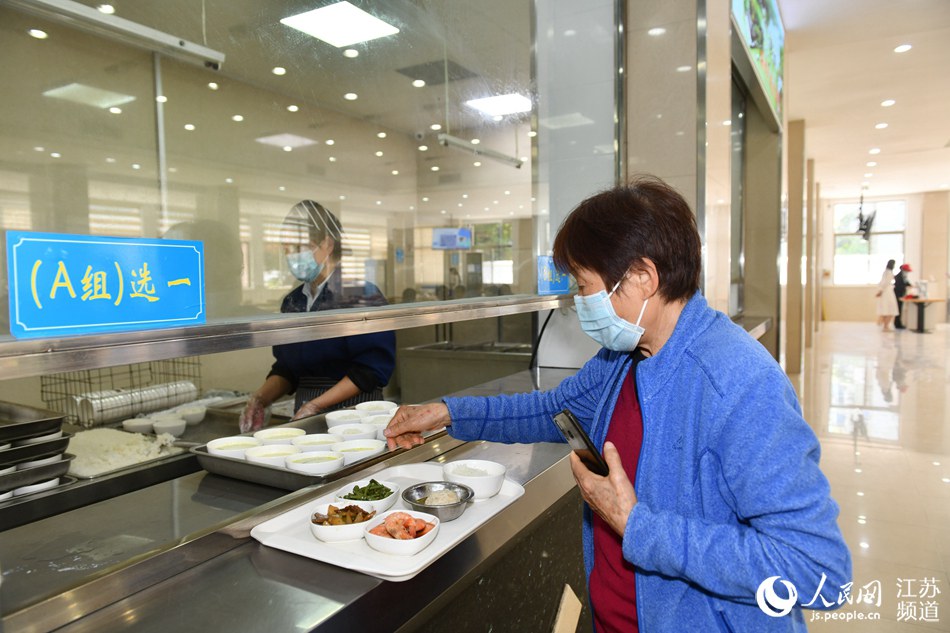 �ο����I(l��ng)ȡ���P(y��ng)�L(f��ng)ζ������������z