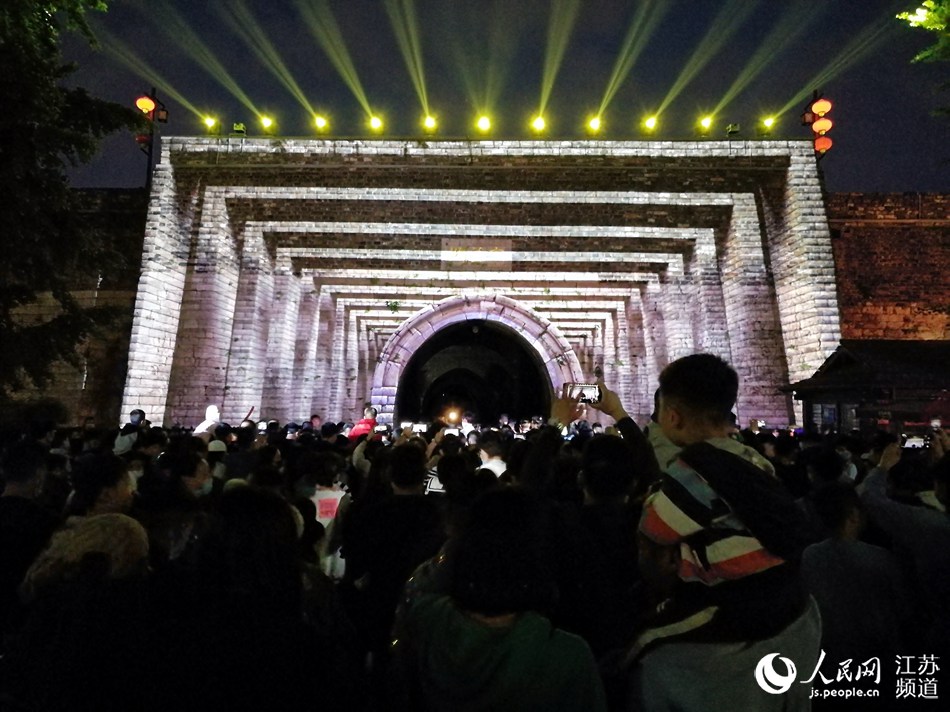 10�f�˴�������һ�������Ͼ��ǉ�ӭ�������߷塣���ܔz