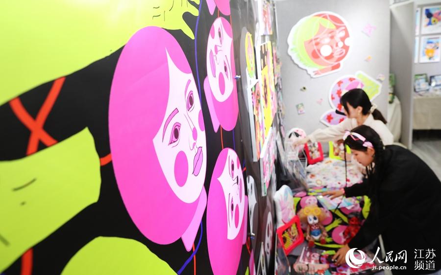 �W�����^չ�d���S��܊�z