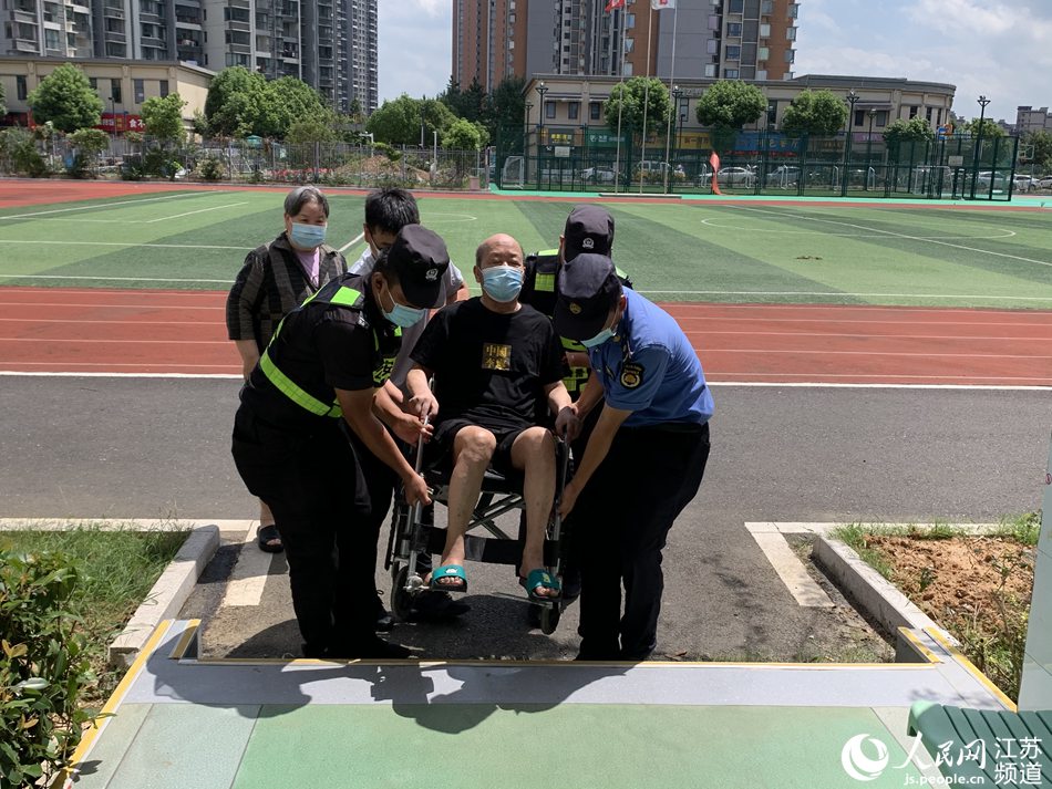 7��22�����Ͼ��ߴ��^(q��)�ǹ��(du��)�T����һλ��݆�ε�����ȥ������z�y(c��)��Ԭ�ق��z