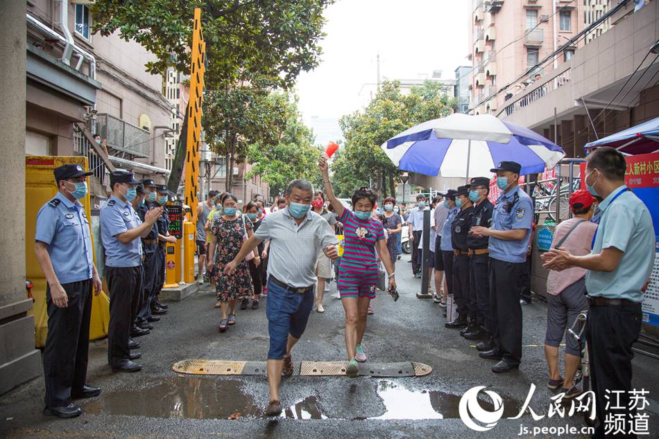 �Ͼ��йĘǅ^(q��)�����T(m��n)�ֵ������´�С�^(q��)����������z