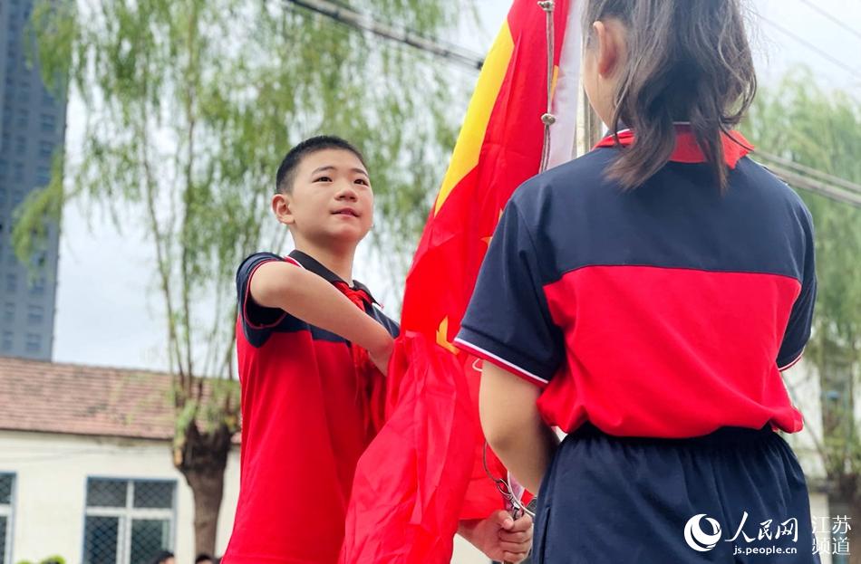 �������~ɽ�^(q��)���S�(zh��n)̫ɽ�W(xu��)У�e��������xʽ�������z