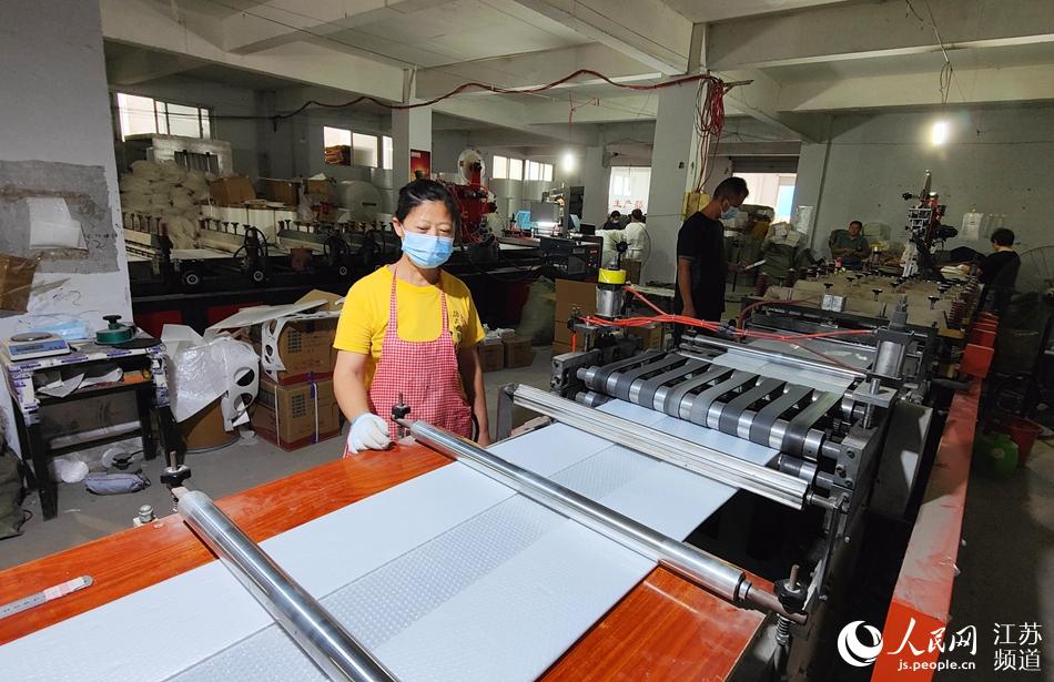 �������ڼӹ��D�����f���õĚ���Ĥ���b�������A���z 