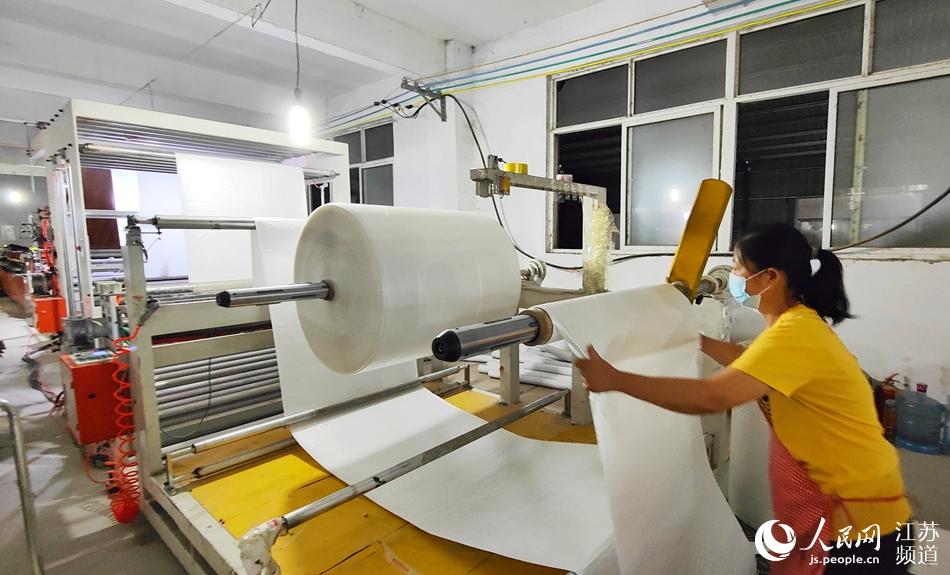 �������ڼӹ��D�����f���õĚ���Ĥ���b�������A���z 