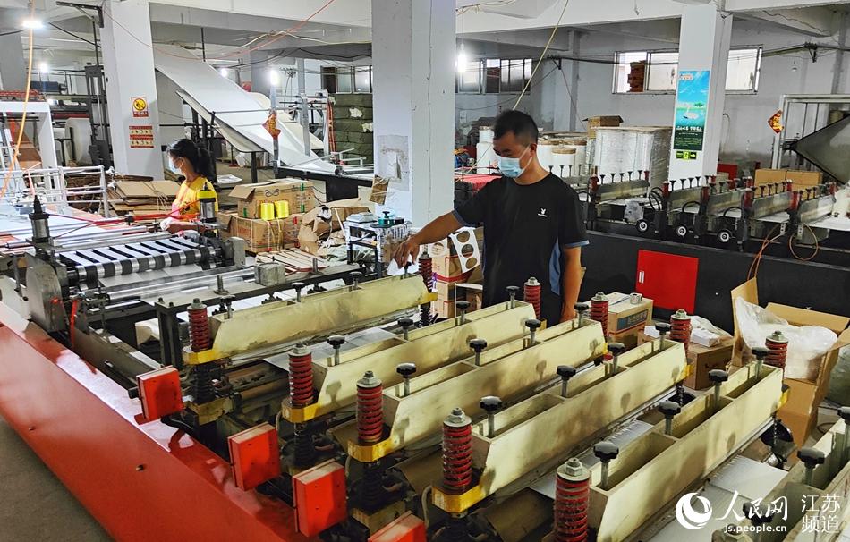 �������ڼӹ��D�����f���õĚ���Ĥ���b�������A���z 