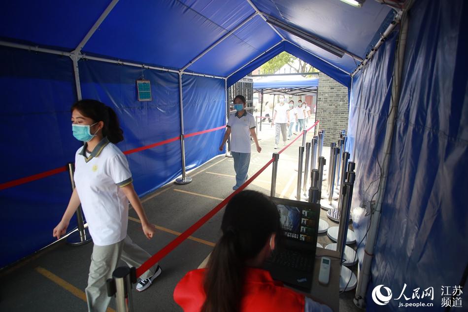 �P���_չ��У��(f��)�W(xu��)�����ݾ���ģ�M�ݾ��ˌW(xu��)����У�y�����ϵ����z