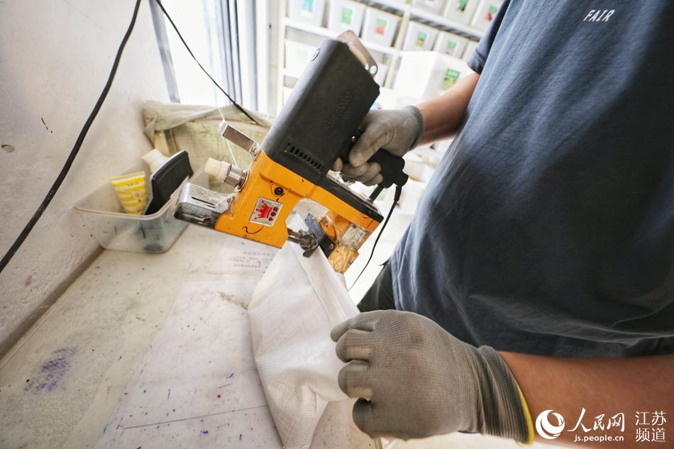 �Q�������һ��ǳɡ�����W(w��ng) �R�c�c�z