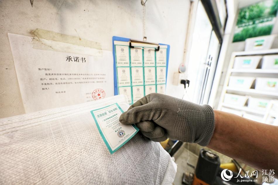 �ڰ������N���\�Ř�(bi��o)�������������ꖻ�ľ�a(ch��n)�I(y��)�l(f��)؛�r�ĳ��B(t��i)������W(w��ng) �R�c�c�z