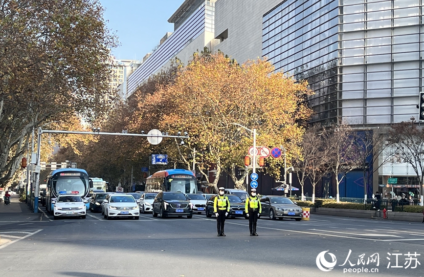 �Ͼ��Ͽ���푷��վ���(b��o)����܇ͣ���Q��������W(w��ng) ������z