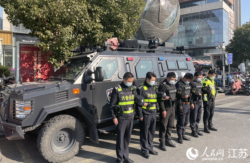 �����υ^(q��)���^�����վ���(b��o)���֮���������ͬF(xi��n)��Ⱥ�����Ͼ����������y��Ĭ����ë�L���z