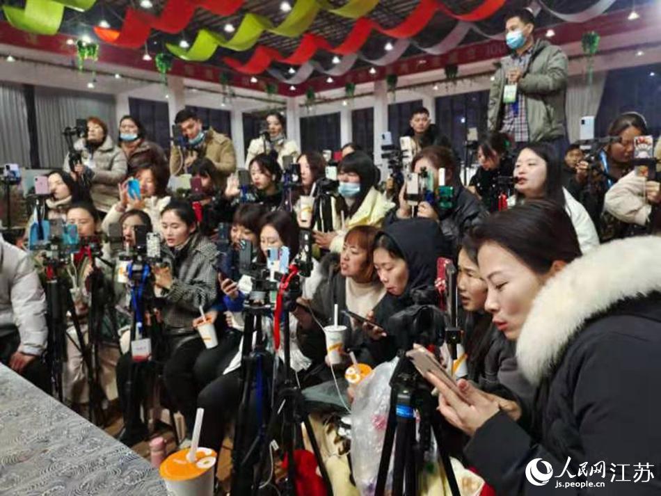 ����ͨ�^ֱ�����u����ʽ�N���辰�����A���z