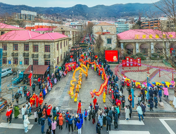 冬訓(xùn)文化大集為理論宣講、文化傳播提供新載體。張言華攝