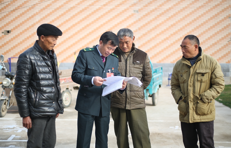 殷勇代表走訪百姓