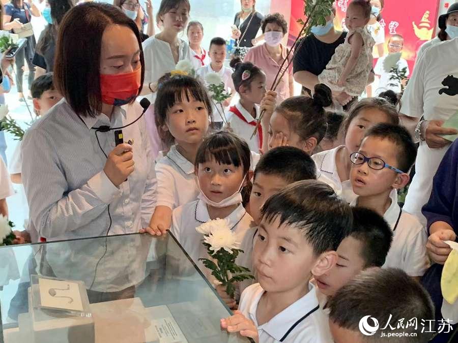 ����^(q��)һС�W�Ď��������L��һ�����M���H���պ�����ʿ�o���^��������������W(w��ng) �R�Բ��z