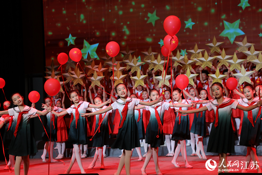 ���Ի������ܶ����t܊С�W(xu��)��ͯ�ϳ����r���ĺ����꡷������W(w��ng) �����z