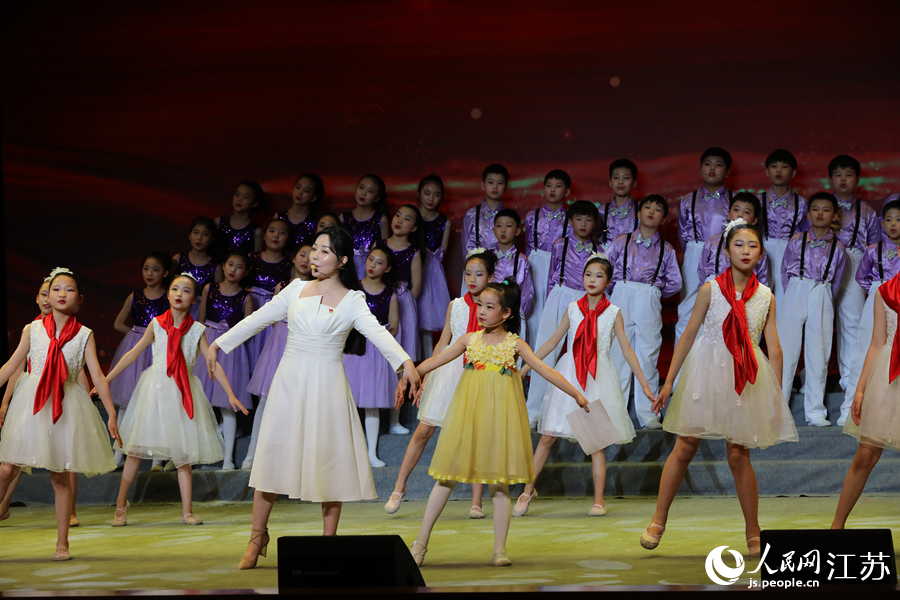 ���Ի����°�С�W(xu��)�^(q��)��У�Ľ�(j��ng)���b�x���h�������댦���f�������ɔz