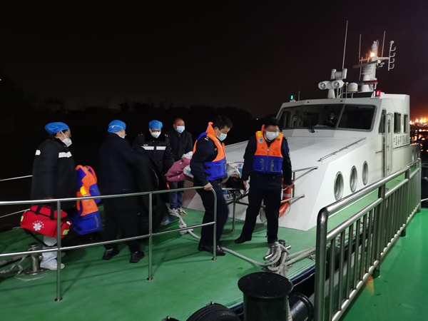 �������g��ҹ�����������T��̩�ݺ��¾ֹ��D