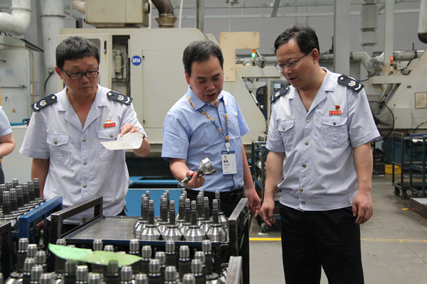 ���չ����ˆT���M�Ͼ���ʢ�������޹�˾�����˶��p�����M���ߣ�����k�����y���}���˽���I(y��)���a(ch��n)��(j��ng)�I��r��������I(y��)�������y�����K���չ��D