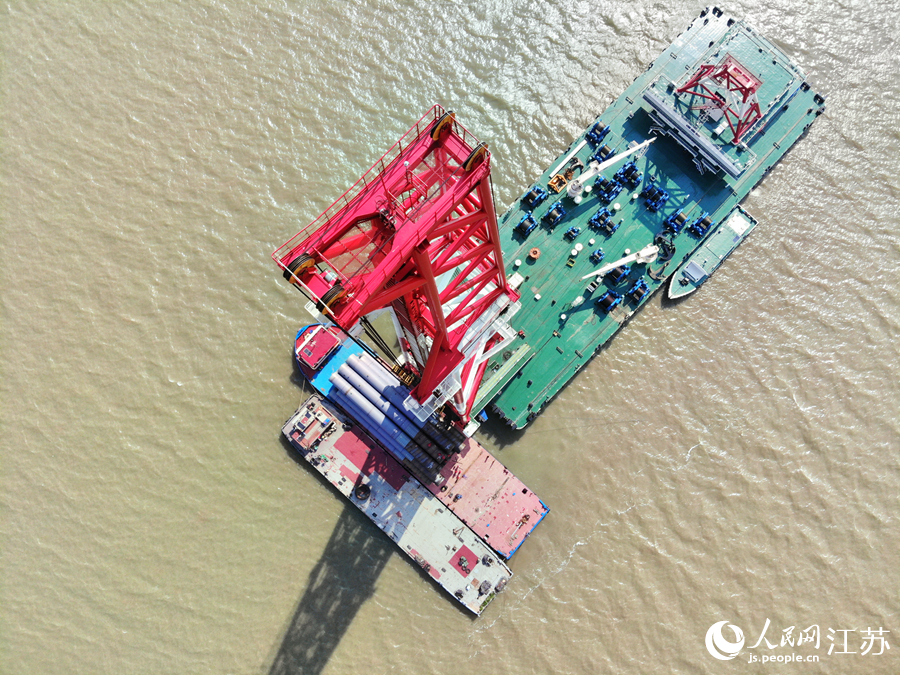 張靖皋長(zhǎng)江大橋主體工程打下第一樁。陸琪攝