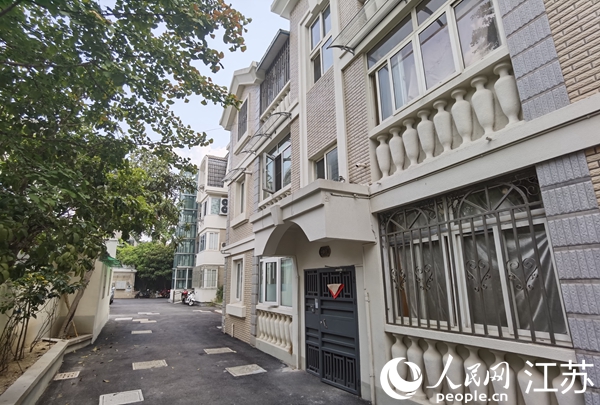 出新后的寧海路23一1號開元公寓。朱巖攝