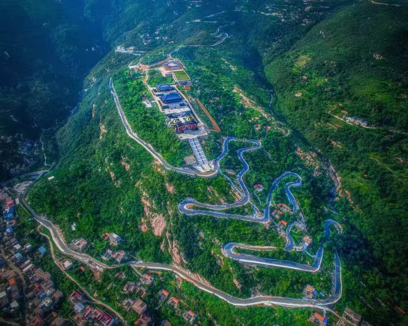 1盤山公路也是大竹園村的富民路。連云區(qū)委宣傳部供圖