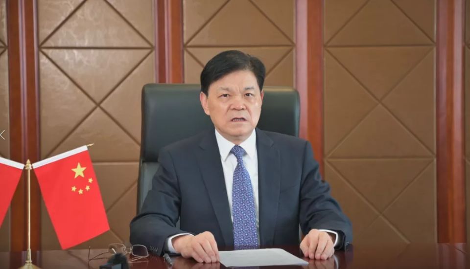 亨通集團(tuán)黨委書記、董事局主席崔根良通過(guò)視頻發(fā)言。亨通集團(tuán)供圖