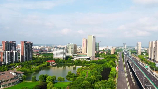 經(jīng)開區(qū)鳥瞰?；窗步?jīng)開區(qū)供圖