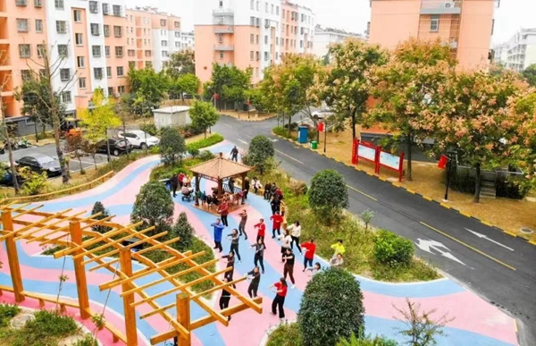 配套齊全的安置小區(qū)?；窗步?jīng)開區(qū)供圖