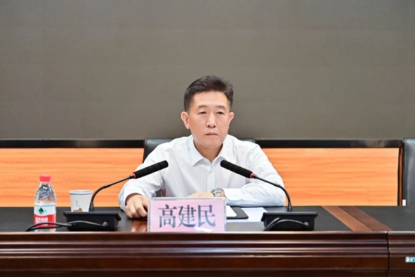 高建民在干部會(huì)議上發(fā)言。來(lái)源：無(wú)線睢寧