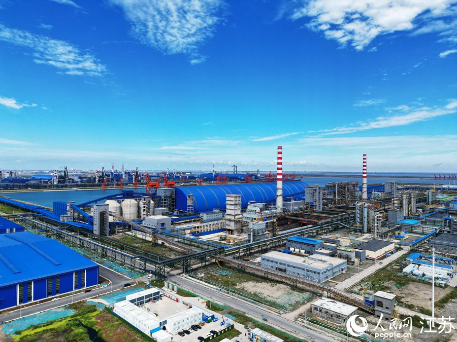 海門(mén)中天綠色精品鋼基地。人民網(wǎng)記者 王繼亮攝