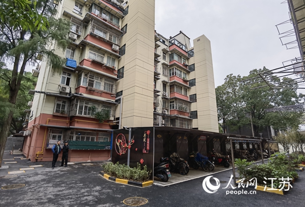 雍園41號小區(qū)實現(xiàn)了加裝電梯全覆蓋。人民網(wǎng) 馬曉波攝