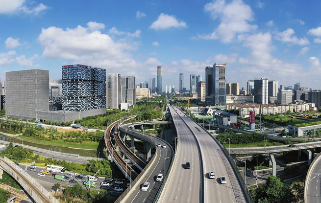 日新月異的建鄴高新區(qū)。方飛攝