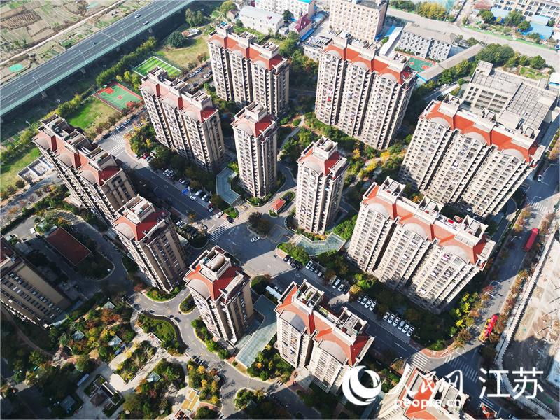 部分居民就近安置在臨江家園，居住條件大為改善。人民網(wǎng)記者王繼亮攝