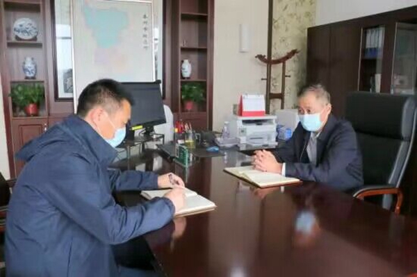 單位主要負(fù)責(zé)人與部門(mén)負(fù)責(zé)人開(kāi)展談心談話。泰州煙草供圖