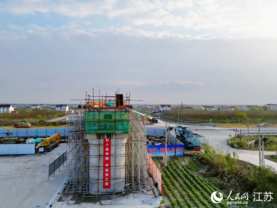 建設(shè)中的洋呂鐵路。人民網(wǎng)記者 王繼亮攝