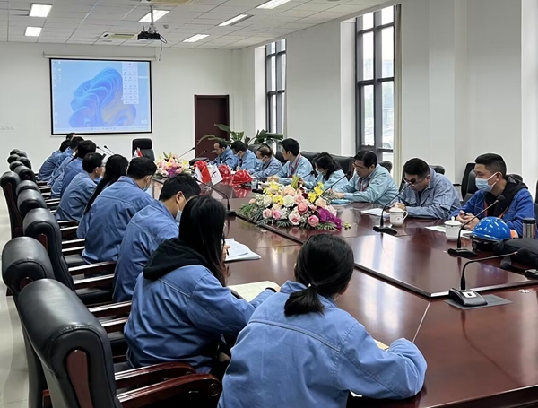 企業(yè)之間開(kāi)展交叉互查審計(jì)。南京市應(yīng)急管理局供圖