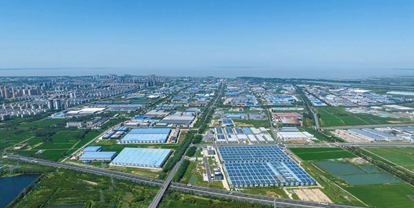 航拍洪澤經(jīng)開區(qū)紡織板塊。陳光晰攝