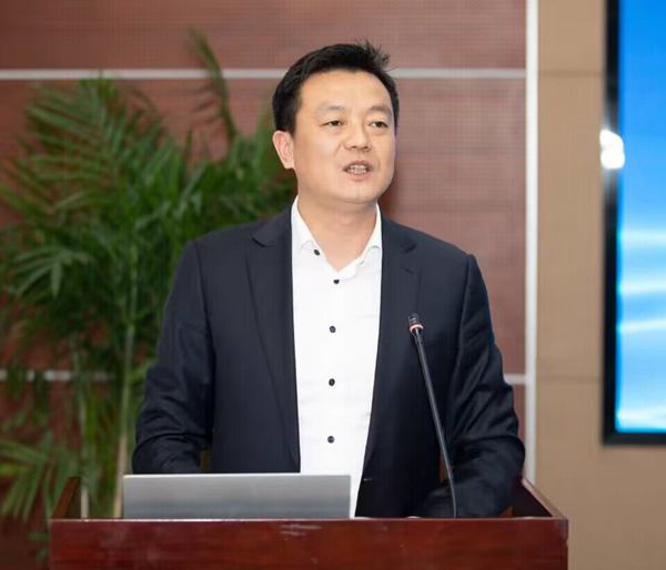 華為技術(shù)公司副總裁、國(guó)內(nèi)政企業(yè)務(wù)部總裁吳輝致辭。亨軒攝