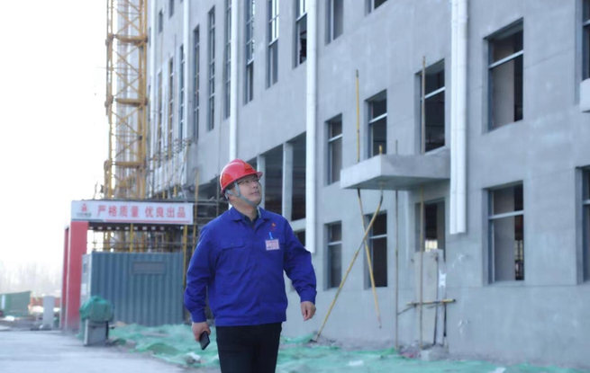 沈建倫查看公司新廠房建設(shè)。范夢(mèng)麗攝