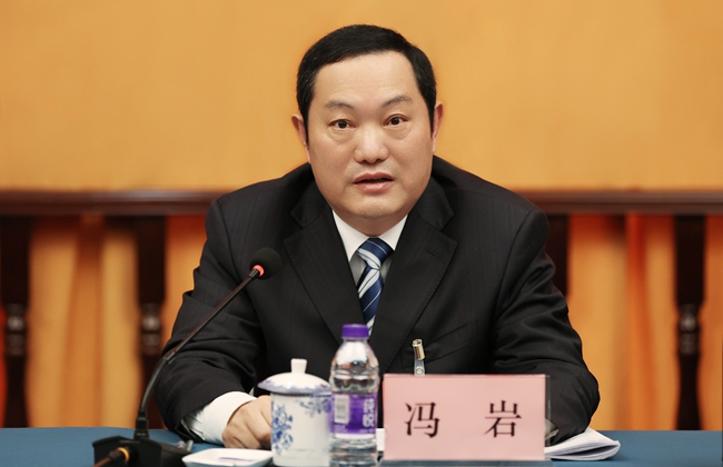 江蘇省政協(xié)委員，宿遷市政協(xié)主席、黨組書記馮巖。陳澤潤(rùn)攝