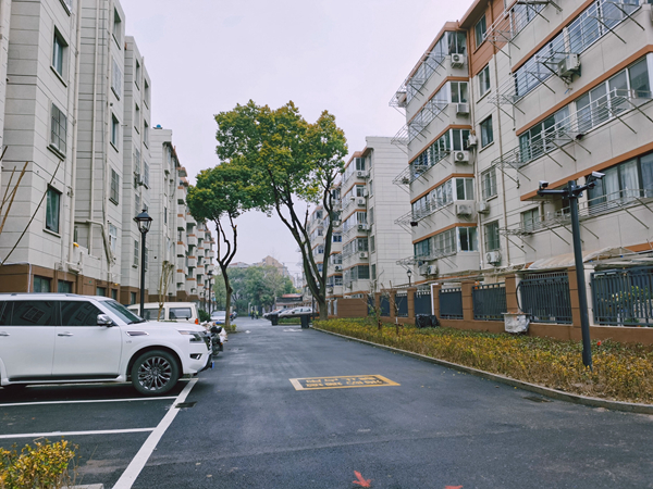 南通市崇川區(qū)學(xué)田街道學(xué)田苑改造一新的老小區(qū)。人民網(wǎng)記者王繼亮攝